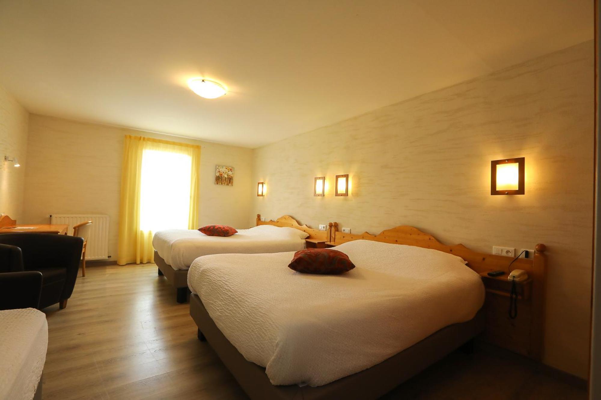 Logis Hotel Spa Restaurant Le Provence Lanarce Exterior foto