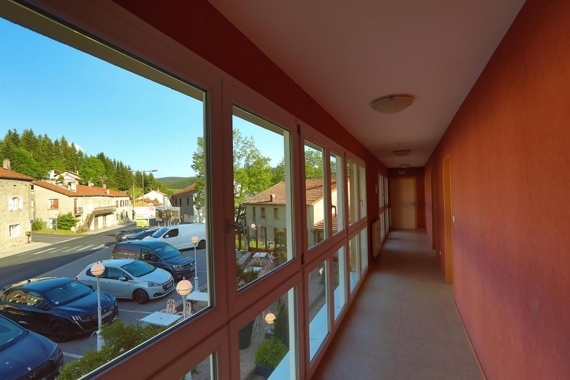 Logis Hotel Spa Restaurant Le Provence Lanarce Exterior foto